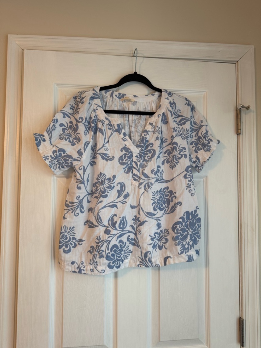 Lucky Brand Blue Floral Short-Sleeve Women's Top